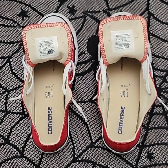 Red Low Top Chuck Taylor's All Star Youth Size 1 - Picture 3 of 10
